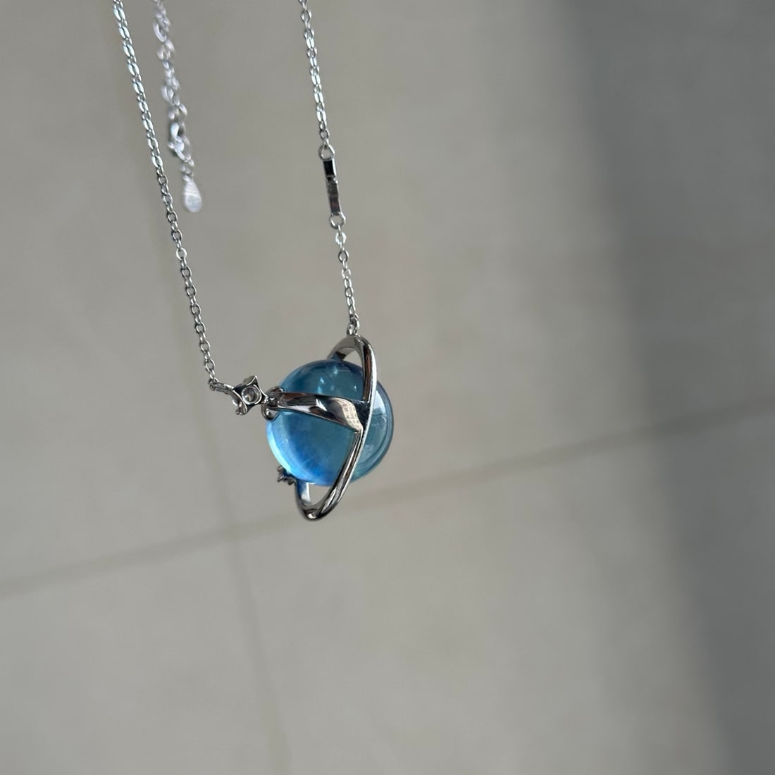 Silver Inlay Aquamarine Lucky Pendant: Title: Silver Inlay Aquamarine Lucky Pendant Origin: Chinese Date/Period: After2026 Materials: Silver,Aquamarine Dimensions: 17.5(mm) 0.69(inches) Reserve: $368.00 Shipping: Domestic: Shipping rates