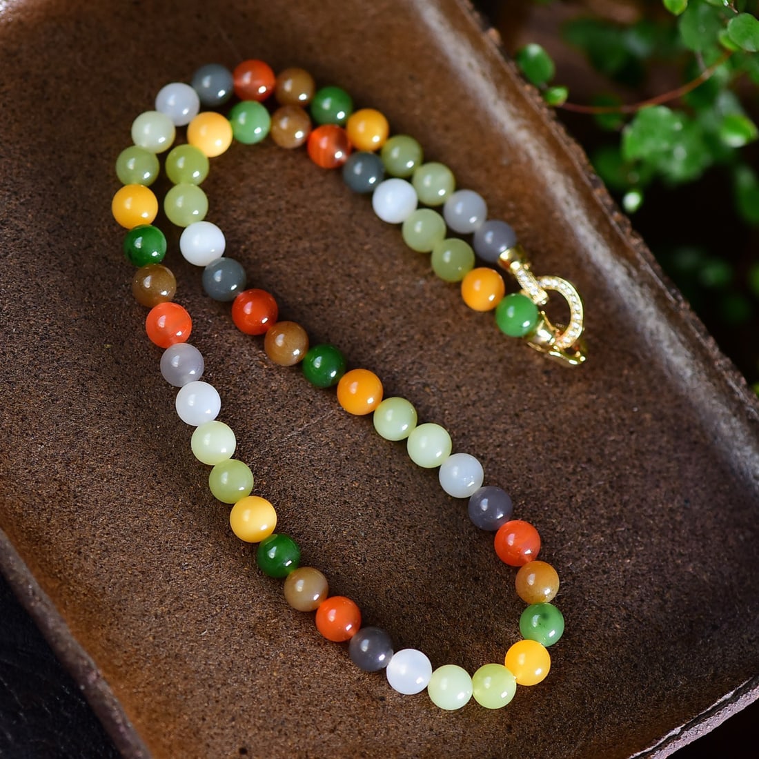 8mm Hetian Jade Beads Necklace with Certificate: Title: 8mm Hetian Jade Beads Necklace with Certificate Origin: Chinese Date/Period: After2026 Materials: Hetian Jade Dimensions: 8(mm) 0.31(inches) Weight 0.10 lbs/44.98g Reserve: $199.00 Shipping: