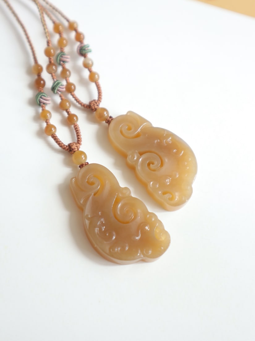 A Pair Hetian Jade Dragon Phoenix Pendant (1 of 6)