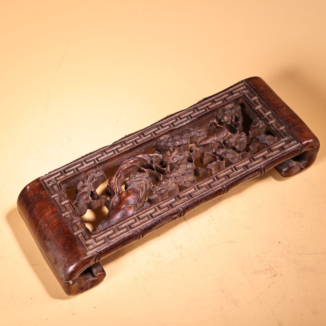 Openwork Wood Hand Carved Pine tree Writing Brush Shelf: Title: Openwork Wood Hand Carved Pine tree Writing Brush Shelf Origin: Chinese Date/Period: After1890 Materials: Wood Dimensions: 220x85(mm) 8.66x3.35(inches) Weight 0.93 lbs/420g Reserve: $199.00