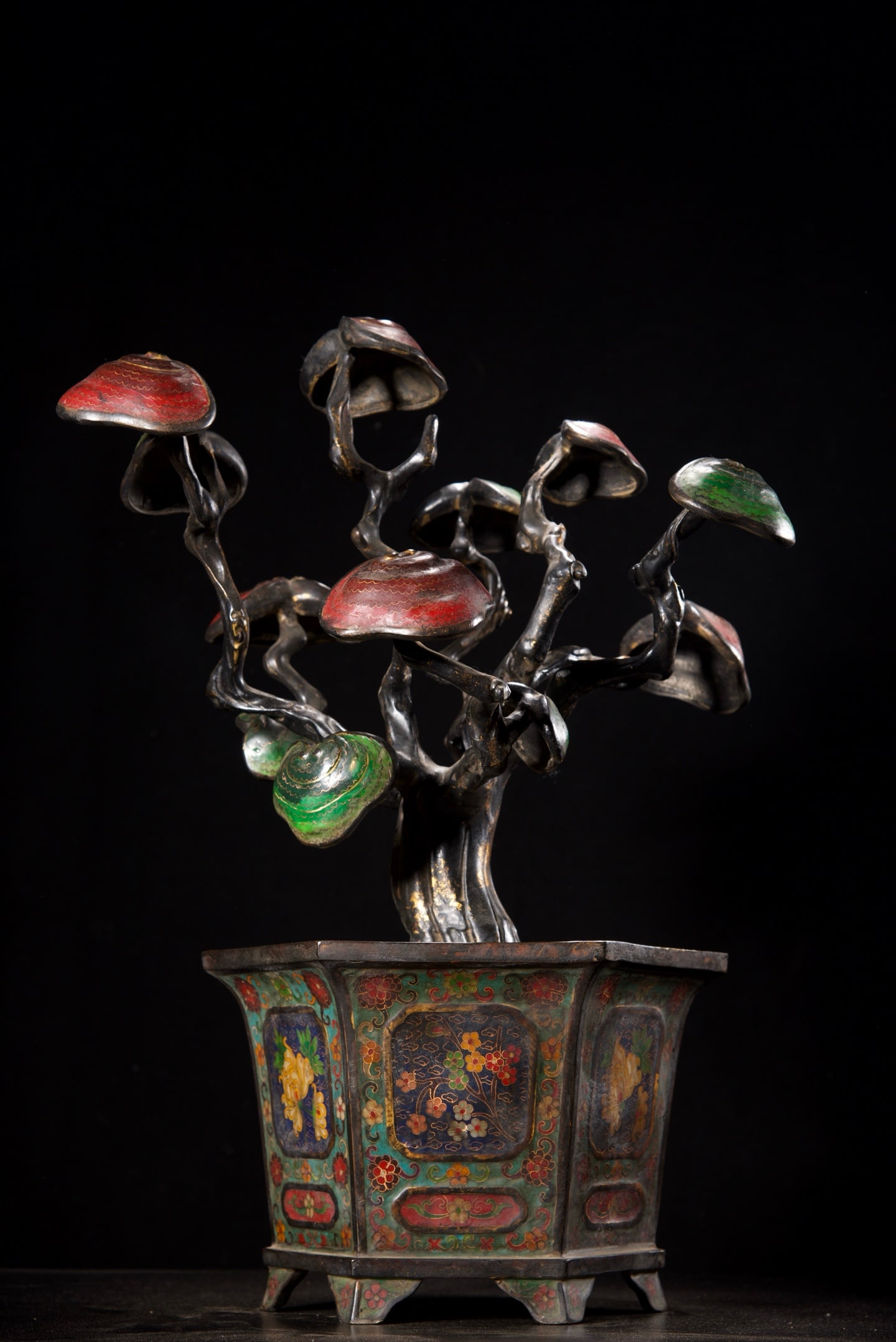 Old Bronze Cloisonne Lingzhi Statue: Title: Old Bronze Cloisonne Lingzhi Statue Origin: Chinese Date/Period: After1880 Materials: Bronze Cloisonne Dimensions: 600x490x320(mm) 23.62x19.29x12.60(inches) Weight 31.86 lbs/14450g Reserve: