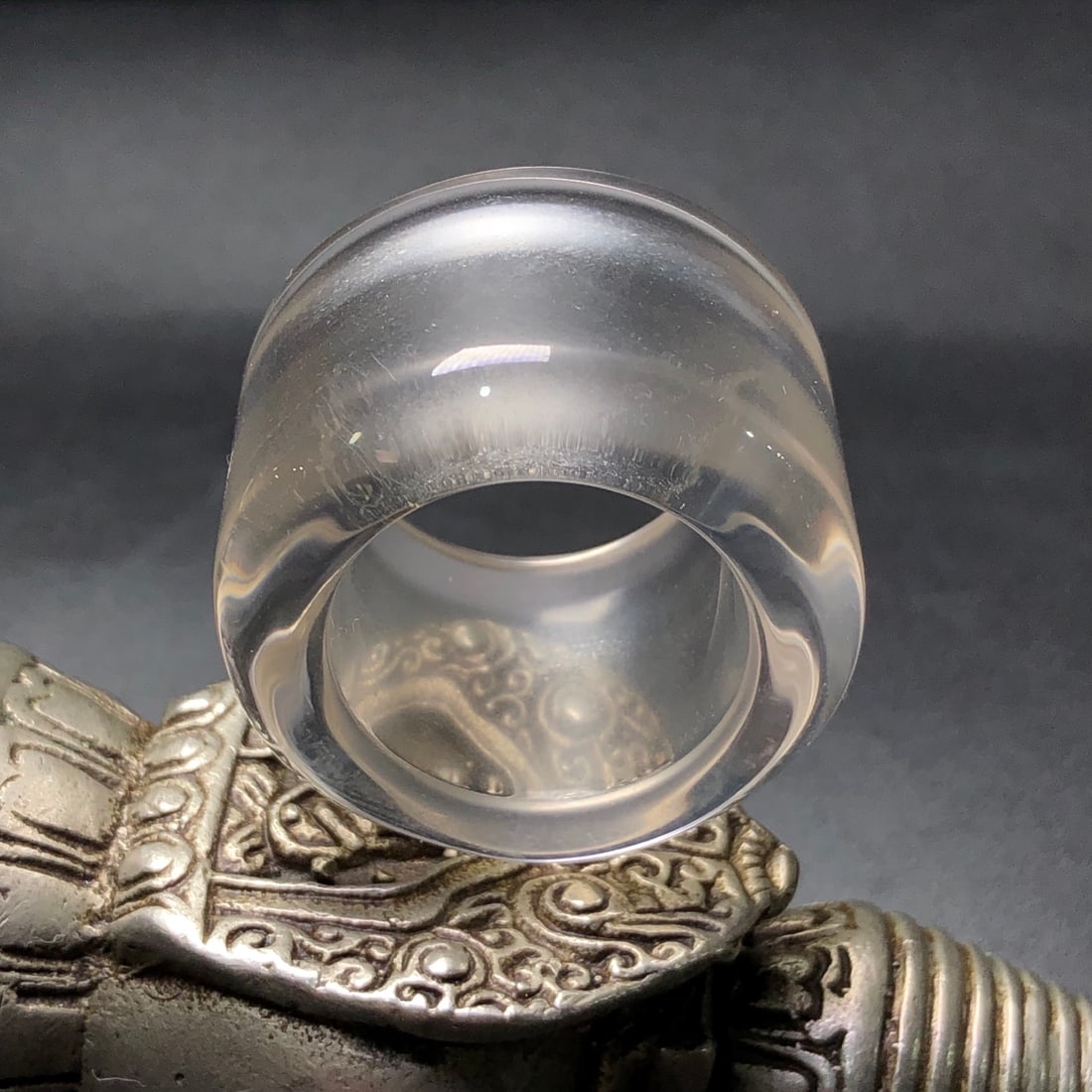 Inside Diameter 22mm Crystal Thumb Ring: Title: Inside Diameter 22mm Crystal Thumb Ring Origin: Chinese Date/Period: After1910 Materials: Crystal Dimensions: 22x25(mm) 0.87x0.98(inches) Reserve: $150.00 Shipping: Domestic: Shipping rates