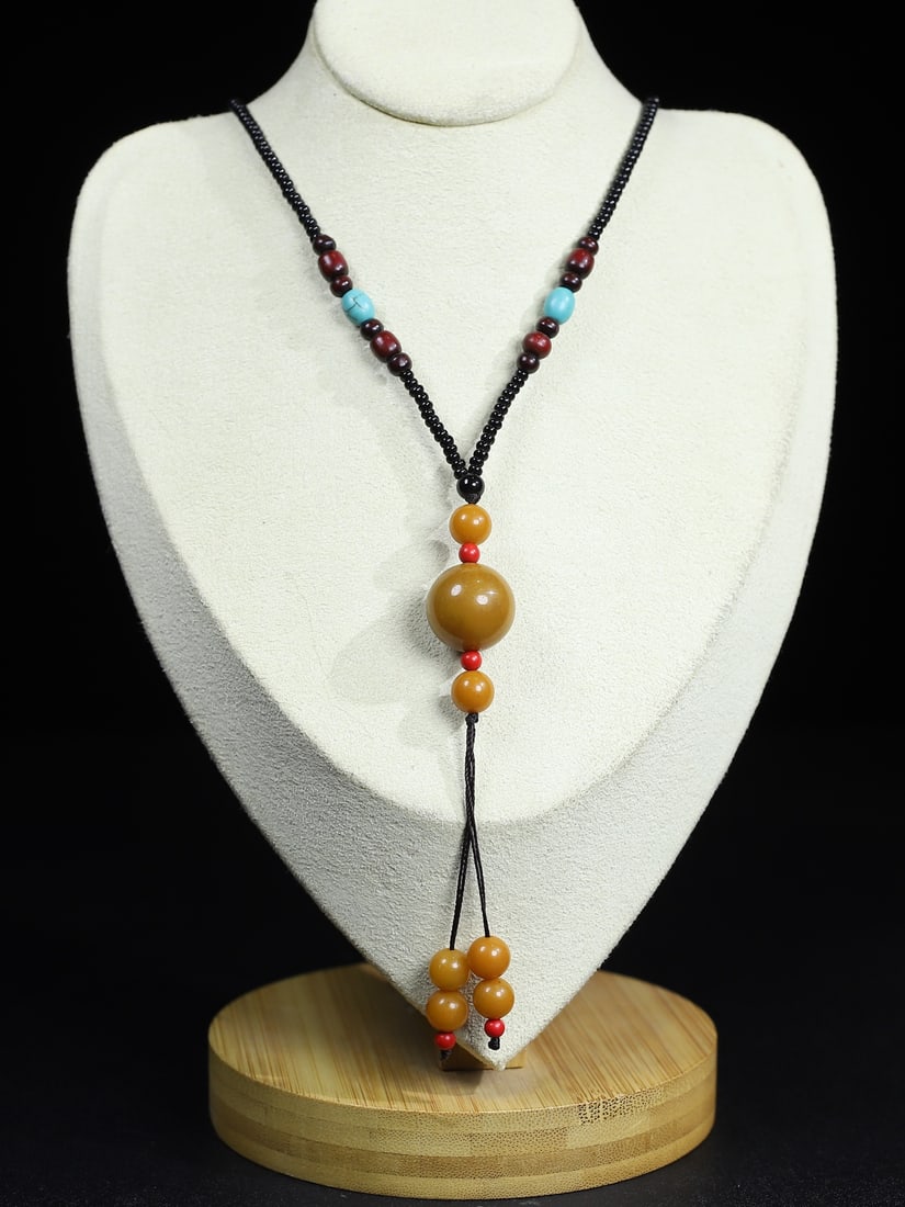 Tianhuang Shoushan Soapstone Ball Pendant Necklace: Title: Tianhuang Shoushan Soapstone Ball Pendant Necklace Origin: Chinese Date/Period: After1910 Materials: Tianhuang Shoushan Soapstone Dimensions: 18-8(mm) 0.71-0.31(inches) Weight 0.05 lbs/23g