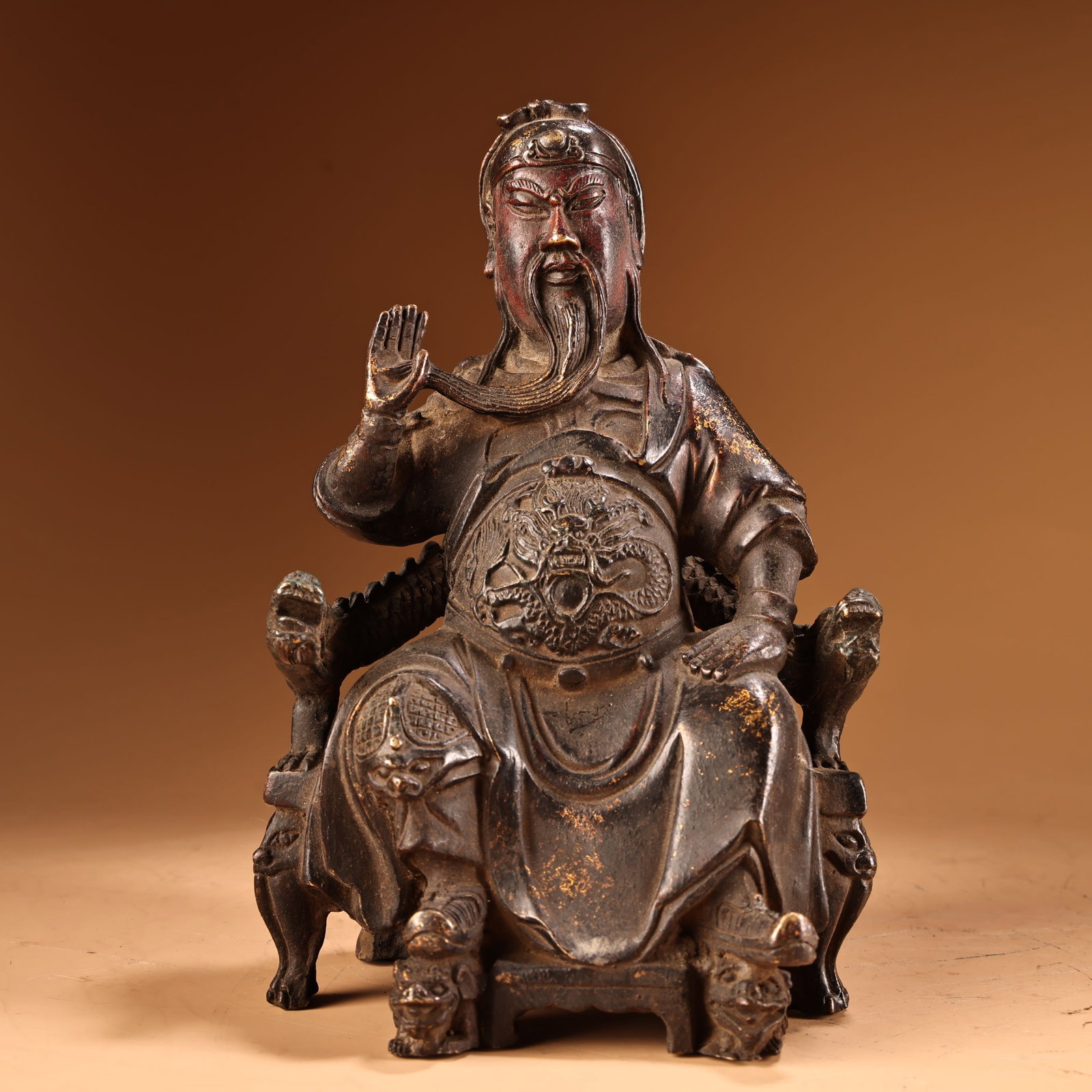 Vintage Bronze Guangong General Statue: Title: Vintage Bronze Guangong General Statue Origin: Chinese Date/Period: After1880 Materials: Bronze Dimensions: 190x130(mm) 7.48x5.12(inches) Weight 1.98 lbs/900g Reserve: $499.00 Shipping: