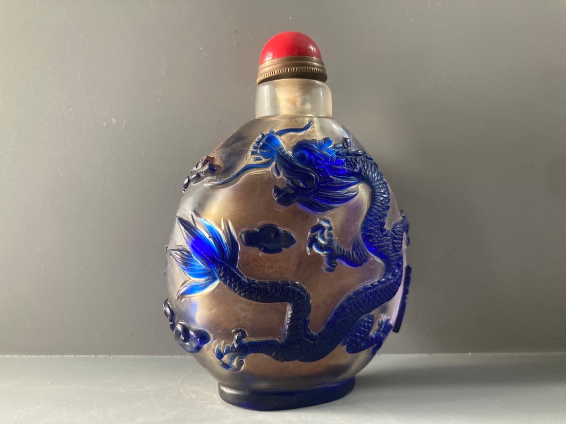 Old Peking Glass Dragon Snuff Bottle (1 of 9)