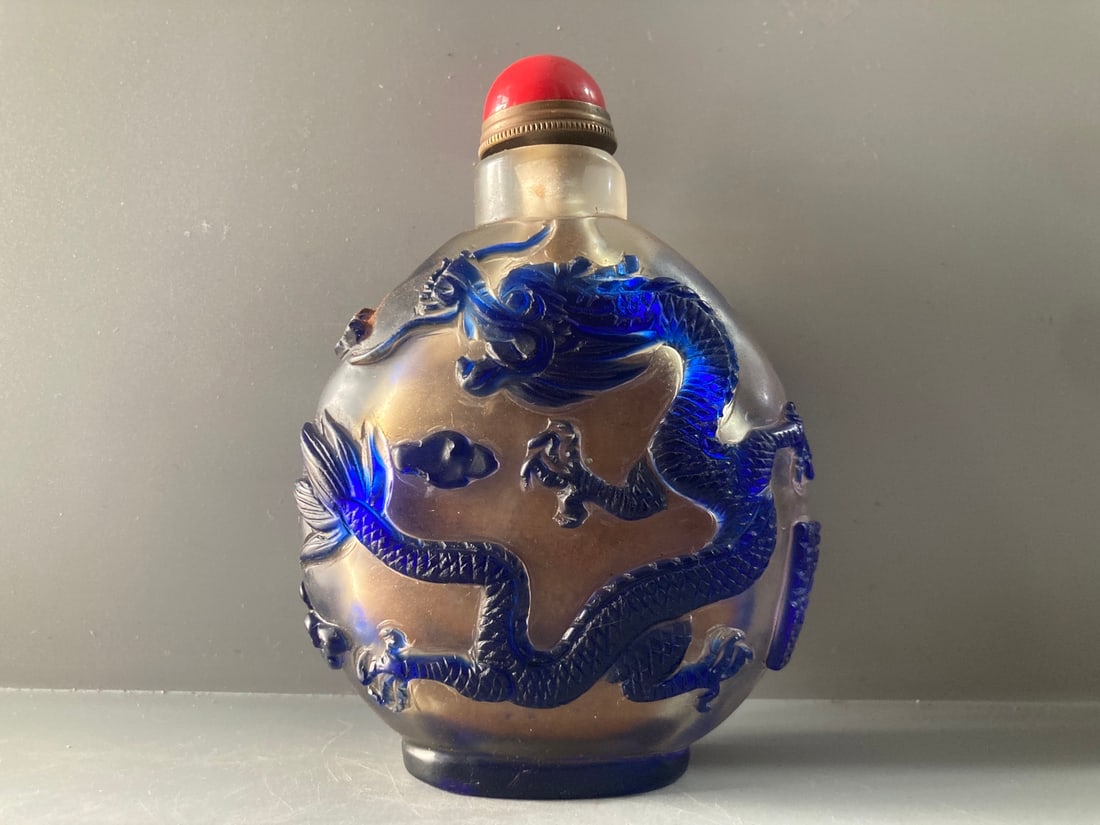 Old Peking Glass Dragon Snuff Bottle - 4