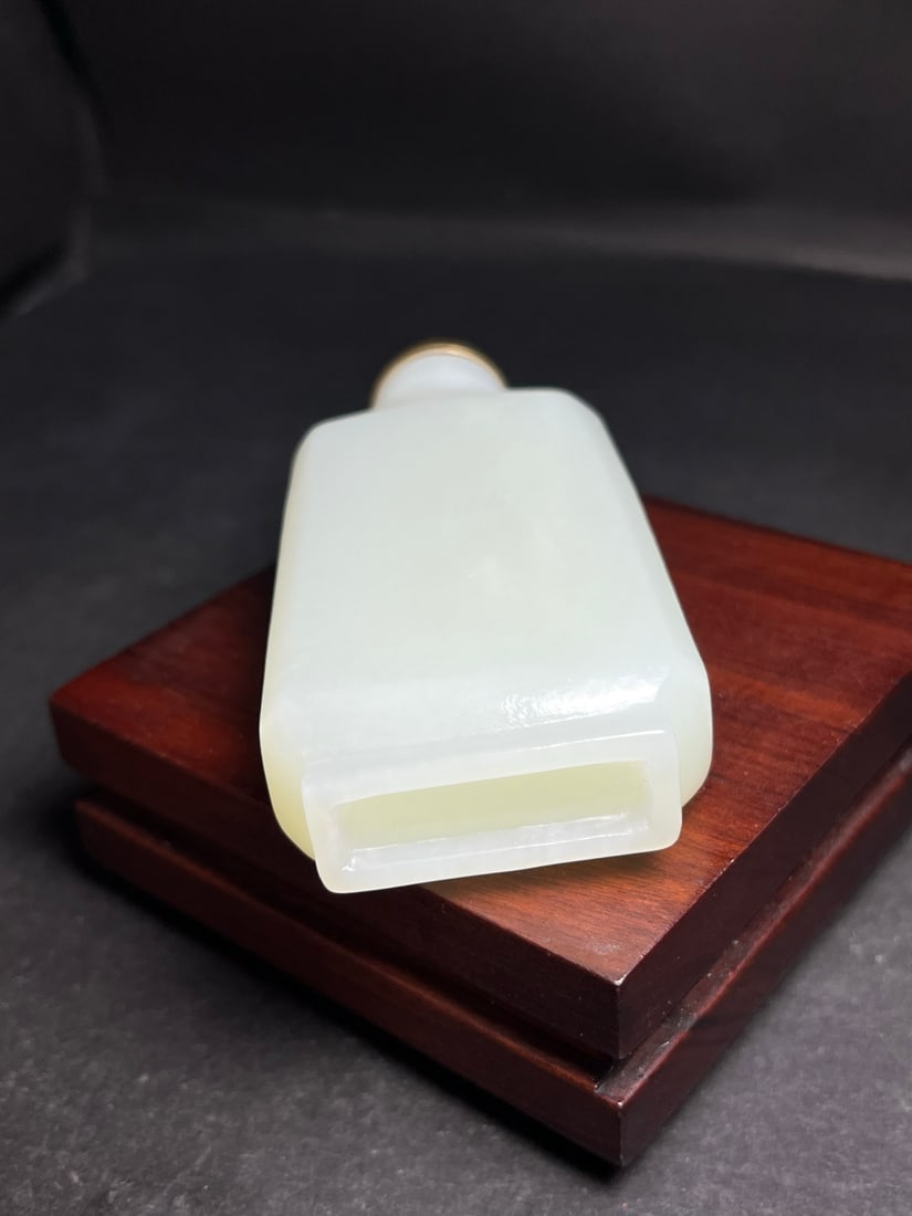 White Hetian Jade Snuff Bottle - 7