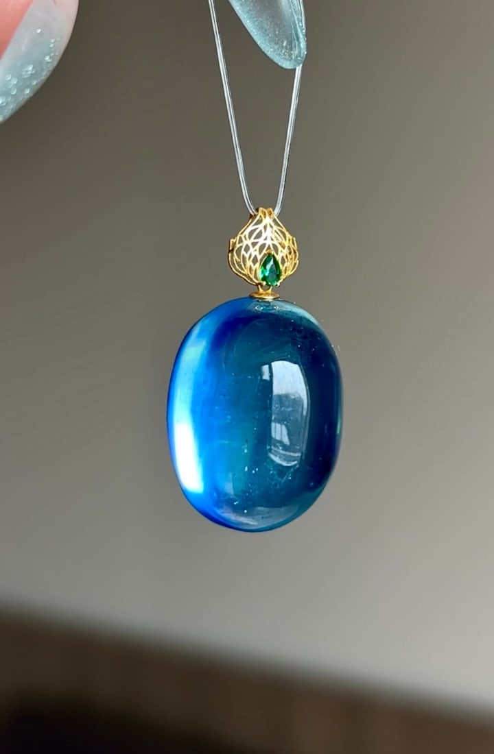 Natural Aquamarine Lucky Beast: Title: Natural Aquamarine Lucky Beast Origin: Chinese Date/Period: After2026 Materials: Aquamarine Dimensions: 22x16x13(mm) 0.87x0.63x0.51(inches) Weight 0.02 lbs/8.1g Reserve: $368.00 Shipping: