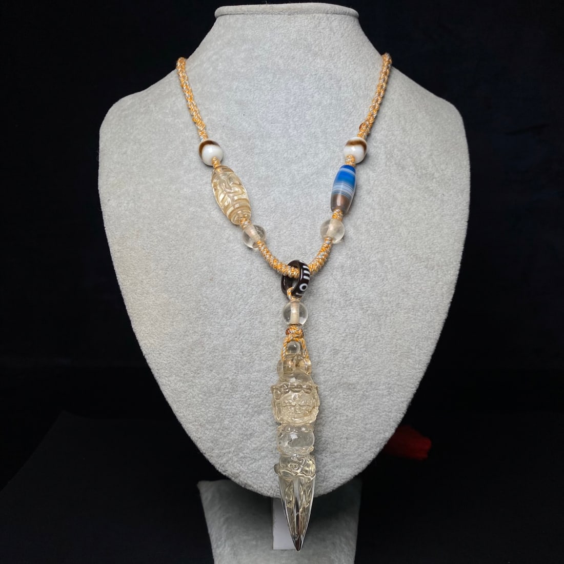Old Crystal Pestle Xiangmo Pendant: Title: Old Crystal Pestle Xiangmo Pendant Origin: Chinese Date/Period: After1900 Materials: Crystal Dimensions: 82x20(mm) 3.23x0.79(inches) Reserve: $178.00 Shipping: Domestic: Shipping rates are