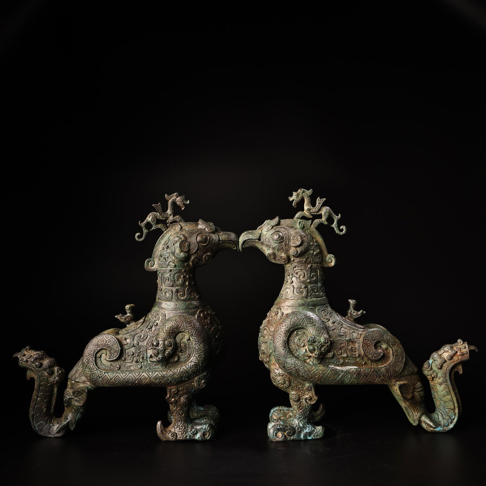 A Pair Bronze Bird Statue - Zun: Title: A Pair Bronze Bird Statue - Zun Origin: Chinese Date/Period: After1880 Materials: Bronze Dimensions: 350x330(mm) 13.78x12.99(inches) Weight 6.83 lbs/3100g Reserve: $1,999.00 Shipping:
