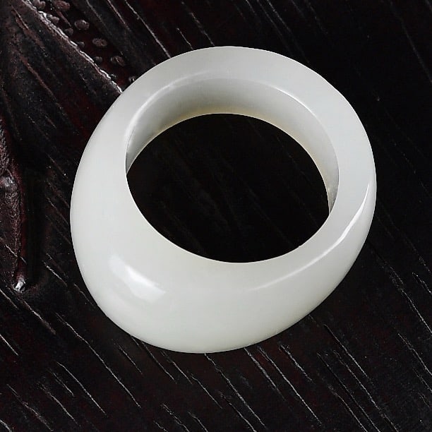 Natural Hetian Jade Hand-Carved Thumb Ring - 3