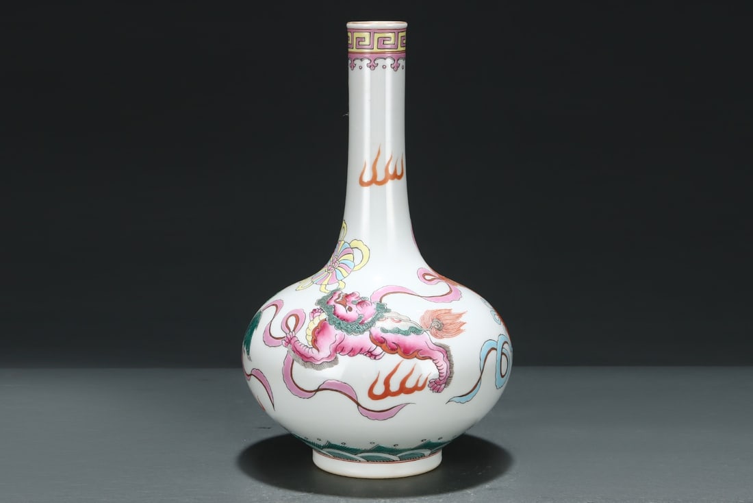 Porcelain Vase Famille Rose w Fortune Lion ,Qing Dynasty QianLong Mark - 3