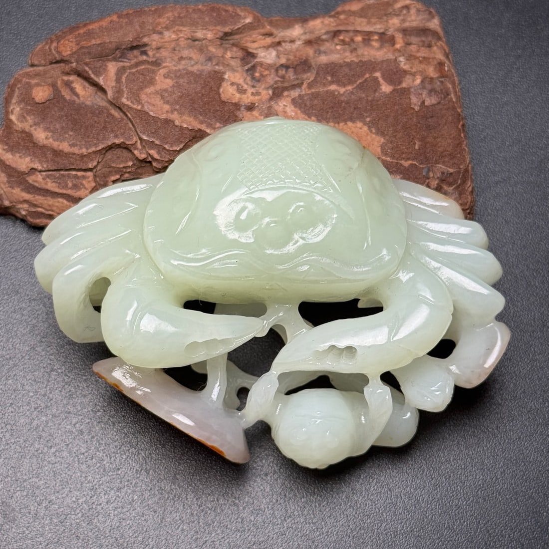 Natural Hetian Jade Hand-Carved Pendant w Crab: Title: Natural Hetian Jade Hand-Carved Pendant w Crab Origin: Chinese Date/Period: After2000 Materials: Hetian Jade Dimensions: 82 x 61 x 25 (mm) 3.23 x 2.40 x 0.98 (inches) Weight: 0.26 lbs/ 118 g