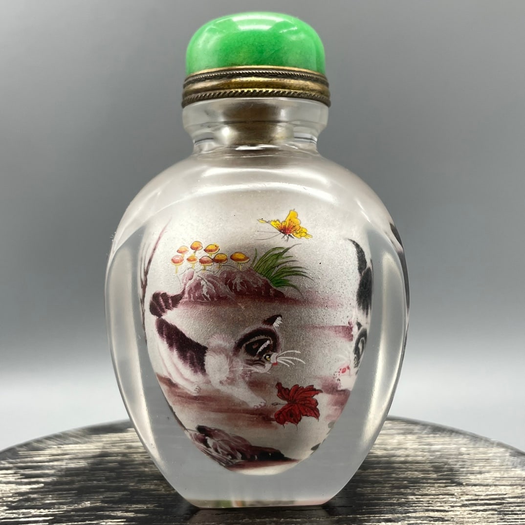 Peking Glass Inside Painting Cat Design Snuff Bottle w Stopper (1 of 8)