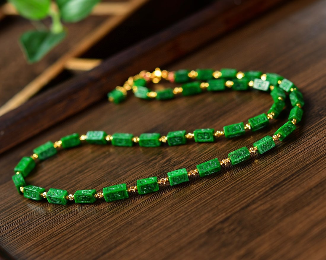 Natural Green Jadeite Beads Necklace (1 of 6)