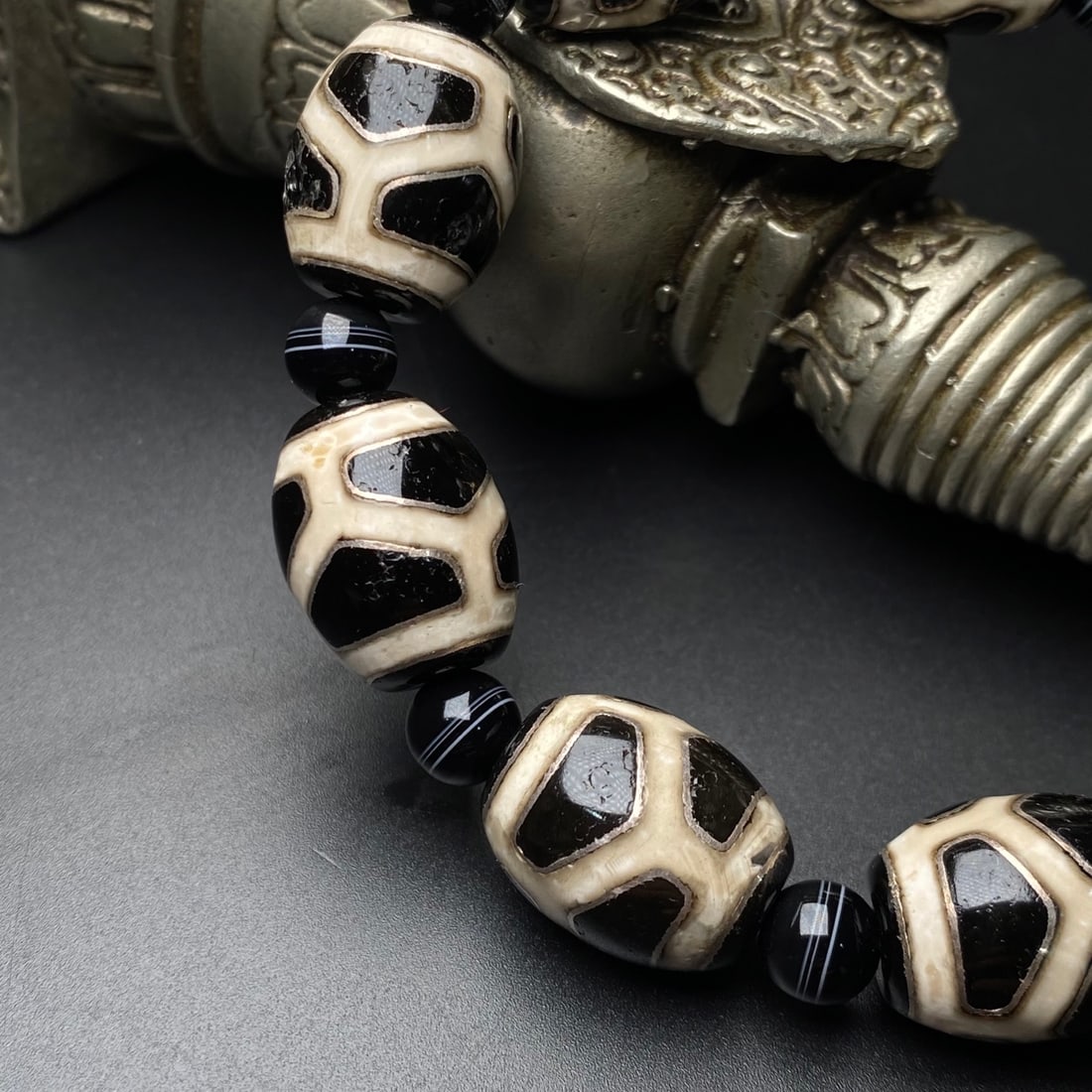 Tibetan DZI Agate Inlay Silver Wires Beads Bracelet - 8