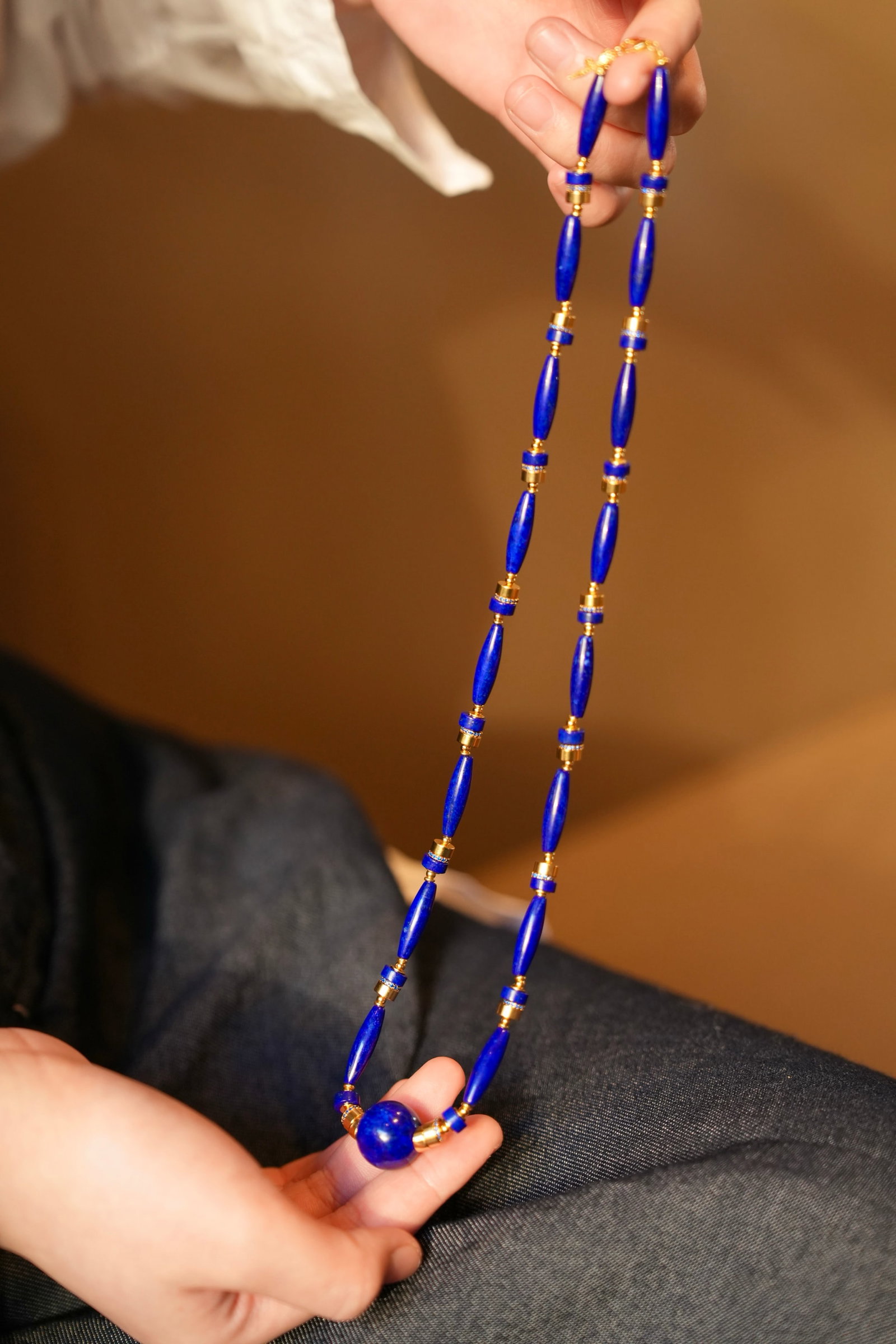 925 Silver Plated Gilt Gold & Lapis Lazuli Beads Necklace: Title: 925 Silver Plated Gilt Gold & Lapis Lazuli Beads Necklace Origin: Chinese Date/Period: After2020 Materials: 925 Silver,Lapis Lazuli Dimensions: 6 (mm) 0.24 (inches) Dimension: 22 x 5 (mm) 0.87