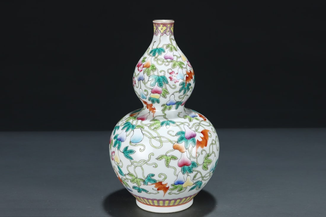 Gourd Shape Porcelain Vase Famille Rose w Gourd ,Qing Dynasty QianLong Mark - 3
