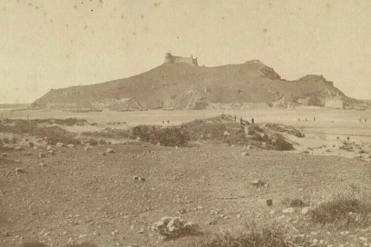 Vintage Photographs E.MAYER - Island of Tabarka Albumen c. 1870: Albumen print mounted on cardboard Size of the proof: 14.5 x 22 cm Carton size: 24 x 31.5 cm Reserve: $50.00 Shipping: Domestic: Flat-rate of $19.00 to anywhere within the contiguous U.S.