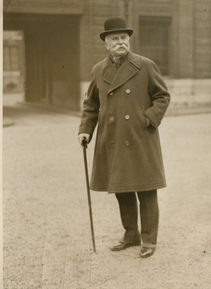 Ministerial Crisis, Gaston Doumergue - Vintage Photography PRESS: Silver print from period press 17.5 x 13 cm Reserve: $45.00 Shipping: Domestic: Flat-rate of $19.00 to anywhere within the contiguous U.S. International: Foreign shipping rates are determined by