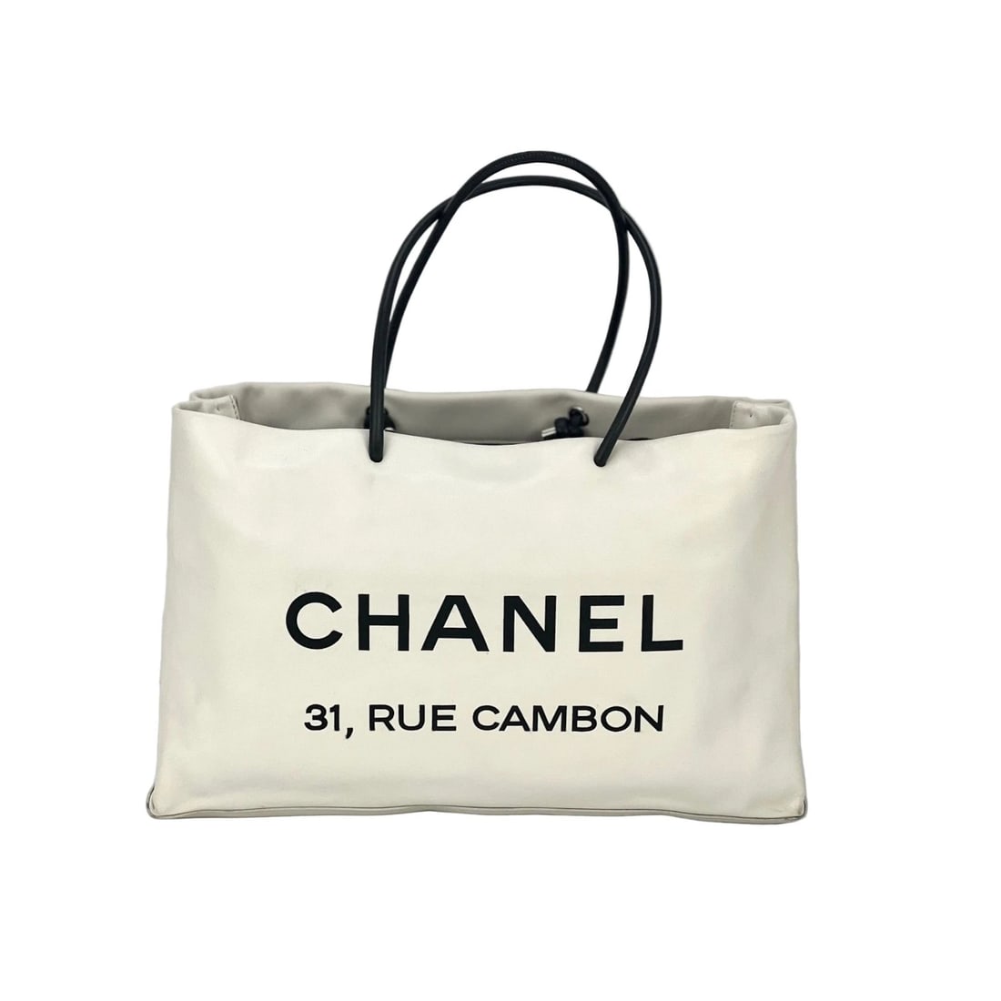 Chanel Essential 31 Rue Cambon Shopping White Leather Tote: Title: Chanel Essential 31 Rue Cambon Shopping White Leather Tote Description: Pre-Owned 100% Authentic Chanel Essential 31 Rue Cambon Shopping White Leather Tote RATING: B-... Good, well maintained, 