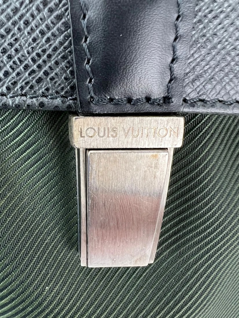 Louis Vuitton Taiga Saratov PM Vintage Crossbody Bag Ardoise Vintage - 11