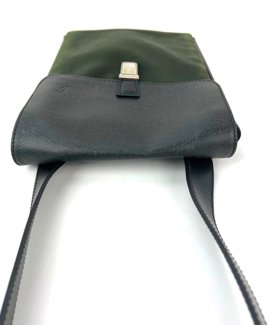 Louis Vuitton Taiga Saratov PM Vintage Crossbody Bag Ardoise Vintage - 12
