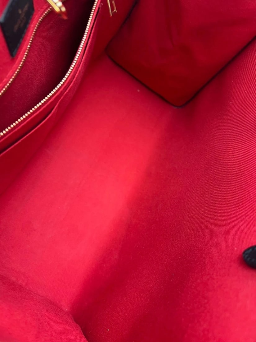 Louis Vuitton ONTHEGO MM Reverse Giant Monogram Tote - 5