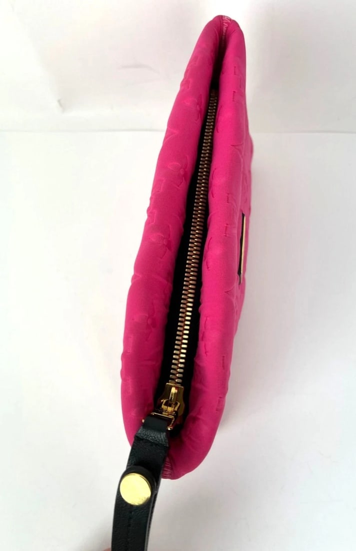 Louis Vuitton Scuba Fuchsia Pochette Wristlet or Clutch Bag LIMITED ED - 10