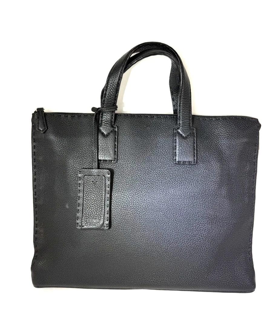 Fendi Cuoio Romano Selleria Black Leather Briefcase Attache Bag: Title: Fendi Cuoio Romano Selleria Black Leather Briefcase Attache Bag Description: Pre-Owned 100% Authentic Fendi Cuoio Romano Selleria Black Leather Briefcase Attache Bag RATING: B...Very Good,