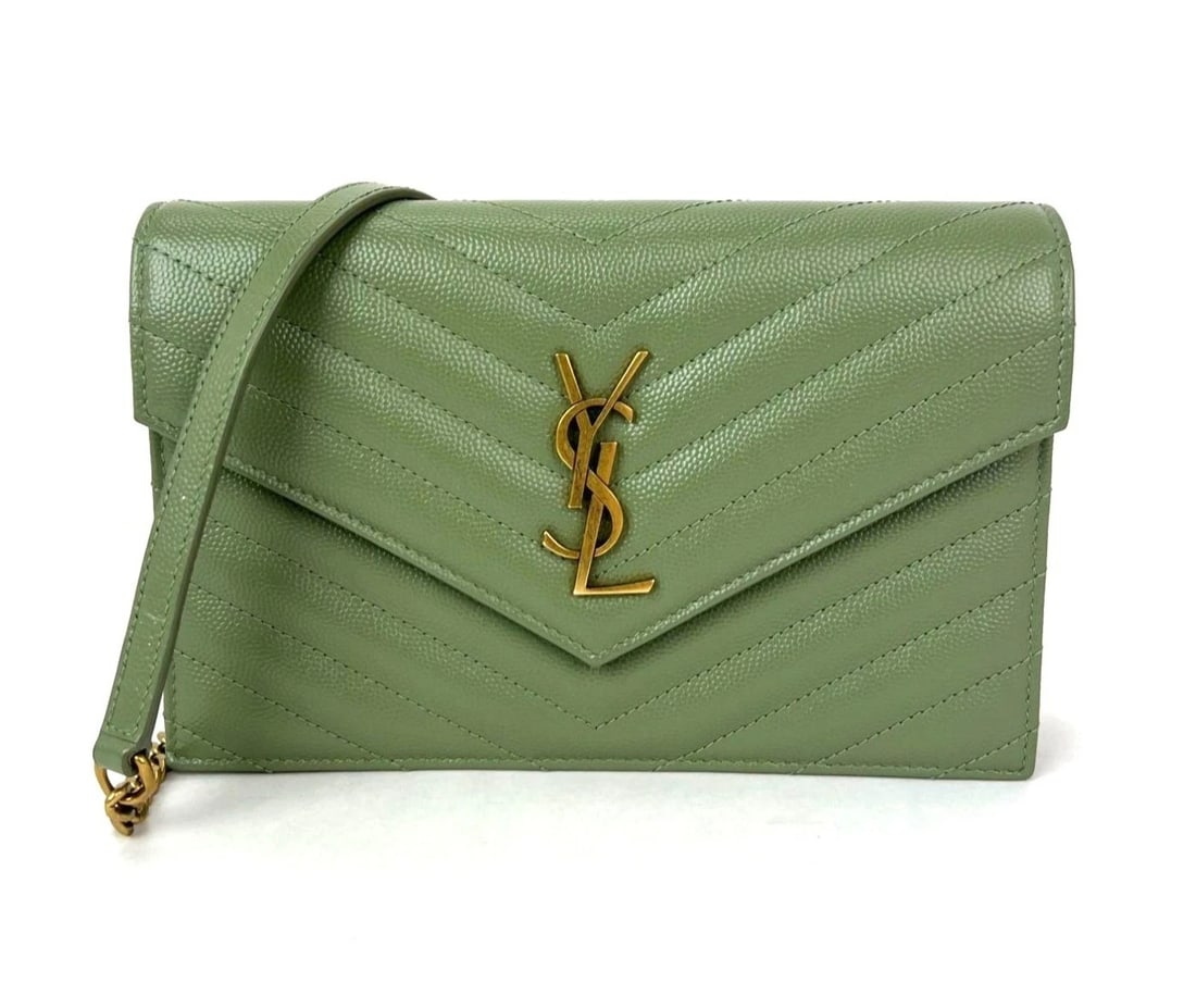 Saint Laurent Green Leather Envelope Chain Bag: Title: Saint Laurent Green Leather Envelope Chain Bag Description: Pre-Owned 100% Authentic Saint Laurent Green Leather Envelope Chain Bag RATING: A...excellent, near mint, has little to no signs of