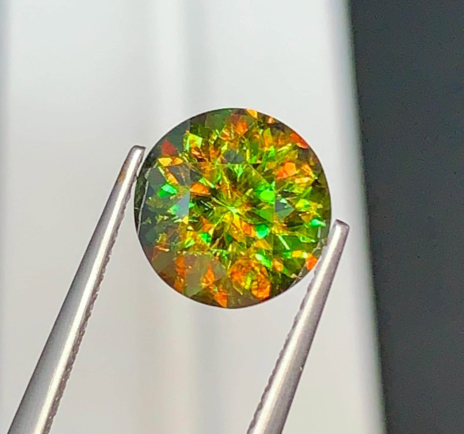 Natural Chrome Sphene Titanite Gemstone: 3.10 Carat Round Cut June Birthstone - 3