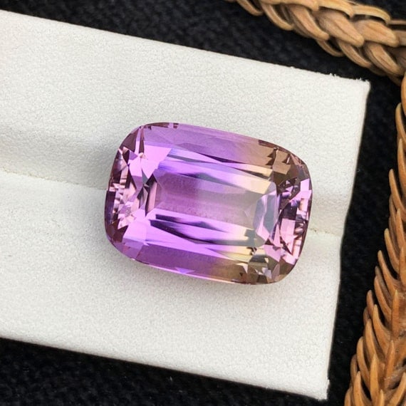 Bi Color Ametrine Gemstone for Jewelry Making, Faceted Ametrine Stone: Description Bi Color Ametrine Gemstone for Jewelry Making, Faceted Ametrine Loose Gemstone, Purple Ametrine Cut Stone, Fashion Jewelry Supply, 22.80 CT Weight : 22.80 CT Dimensions : 20 x 14 x 12 mm S