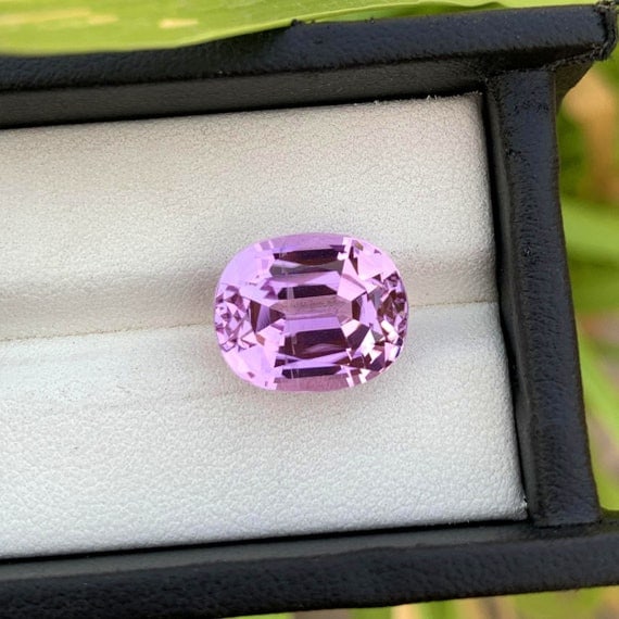 Lilac Kunzite Spodumene Gemstone, Faceted Kunzite Loose Gemstone, 11.5 CT (1 of 4)