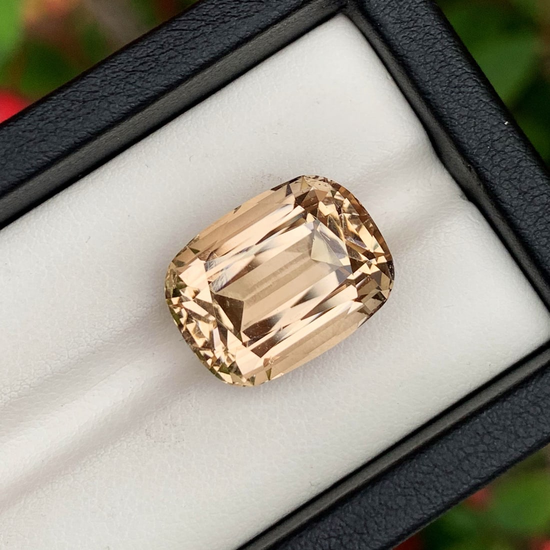 Yellow Topaz Gemstone, Unheated Topaz Stone, Natural Topaz Jewelry 26.85 CT: Description Yellow Topaz Gemstone, Unheated Topaz Stone, Natural Topaz Jewelry Stone, Brazil Topaz Loose Gemstone, 26.85 CT Weight : 26.85 CT Dimensions : 19 x 14 x 12 mm Color : Yellow Shape :