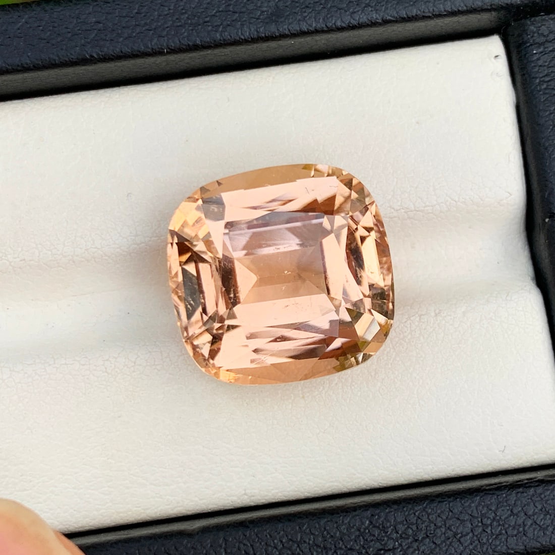 Natural Yellow Topaz Loose Stone For Jewelry, Cushion Cut Topaz Gemstone: Description Natural Yellow Topaz Loose Stone For Jewelry, Cushion Cut Topaz Gemstone Weight : 22.35 ct Dimensions : 17 x 16 x 10 mm Shape : Cushion Clarity : VVS Color : Yellow Treatment : none