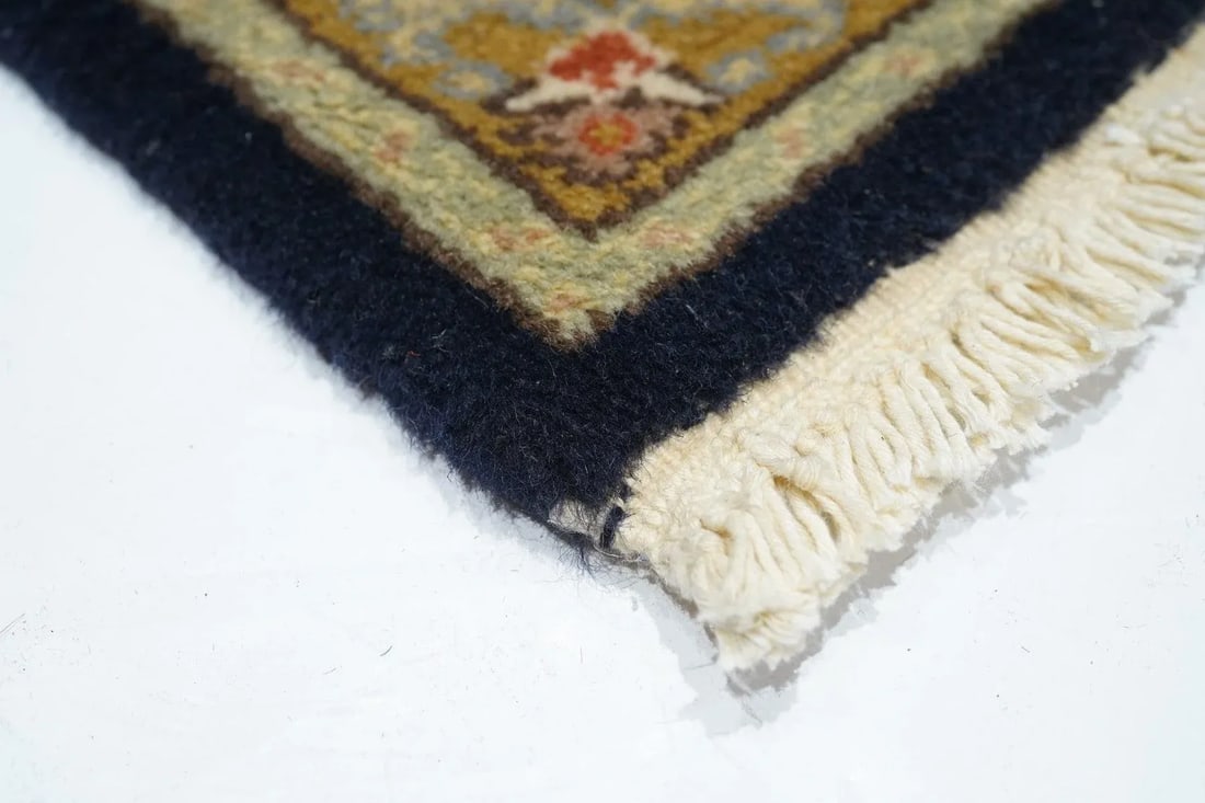 Contemporary Tabriz Rug 6'7'' x 9'10'' - 4