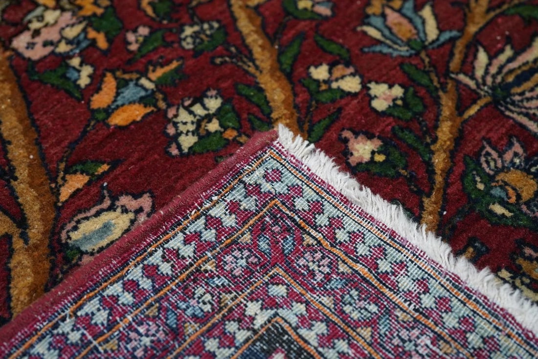 Antique Isfahan Rug 4'7'' x 7'1'' - 2