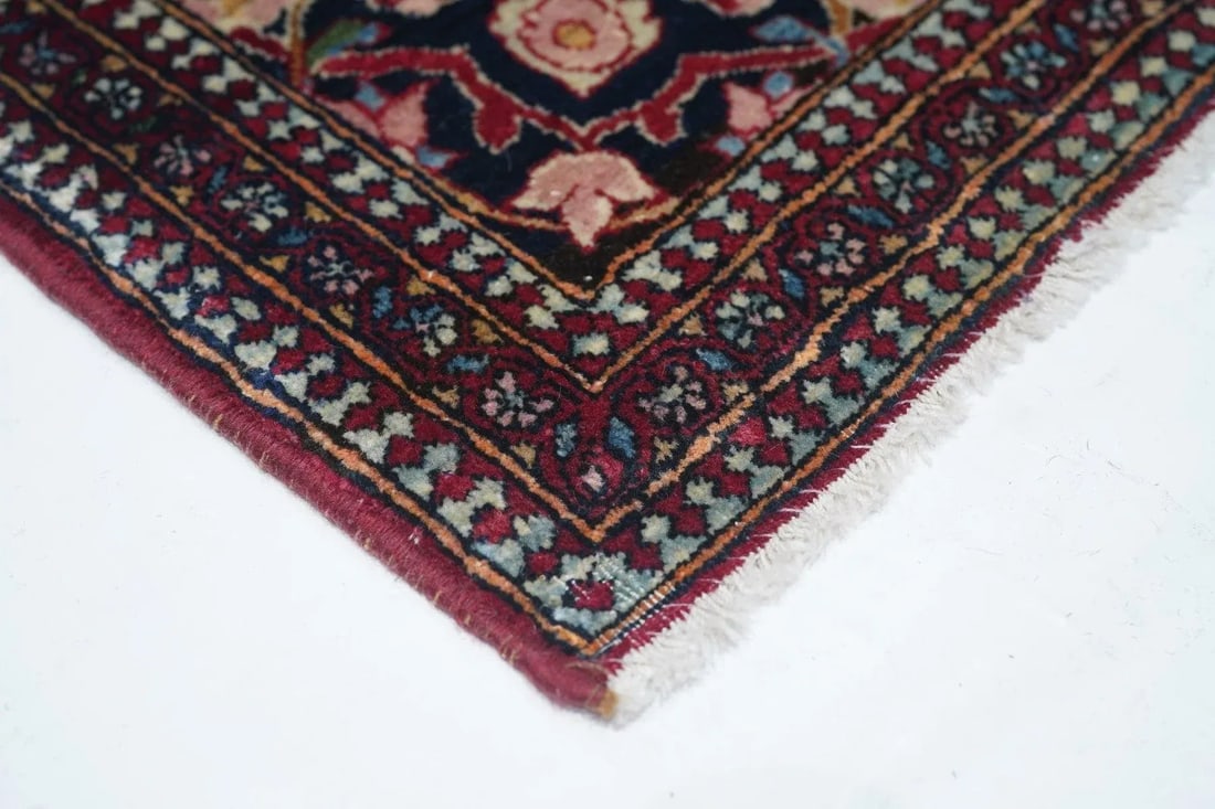 Antique Isfahan Rug 4'7'' x 7'1'' - 3