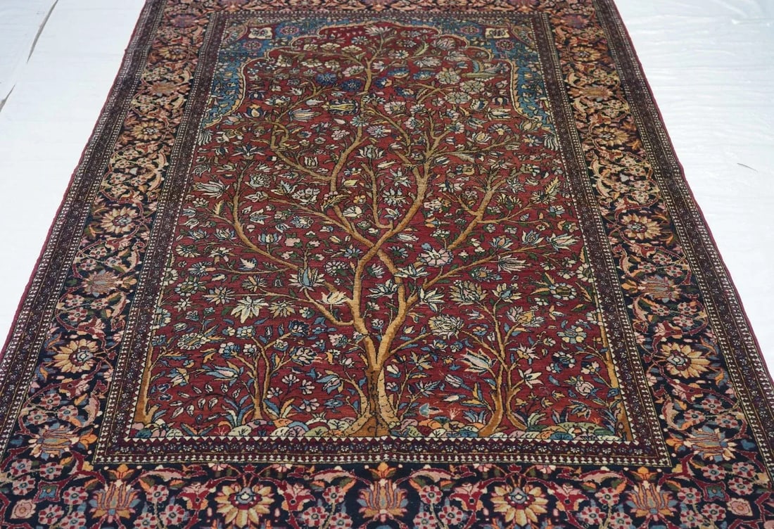 Antique Isfahan Rug 4'7'' x 7'1'' - 7