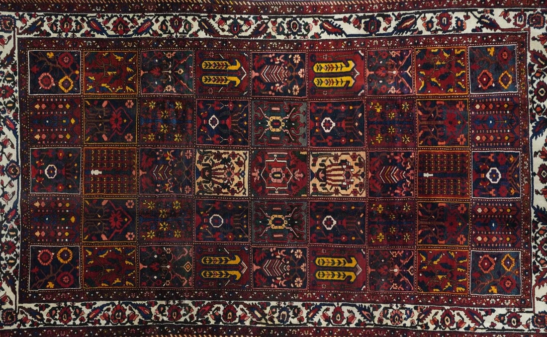 Vintage Bakhtiari Rug 6'7'' X 10'11'' - 3
