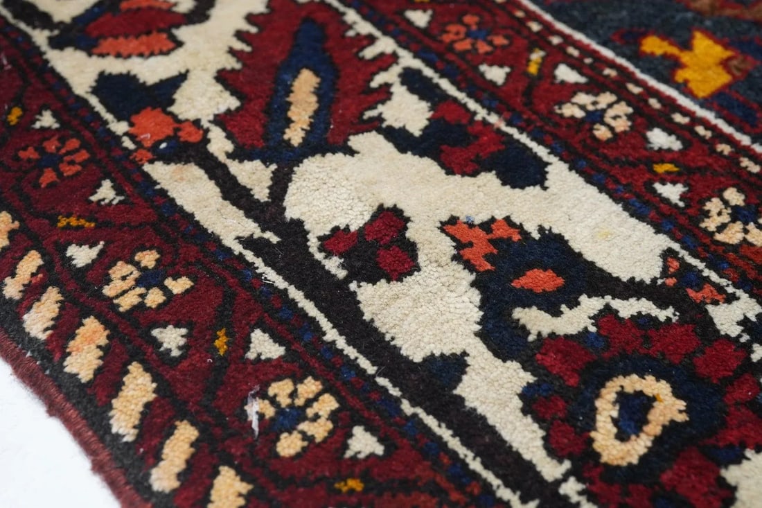 Vintage Bakhtiari Rug 6'7'' X 10'11'' - 5