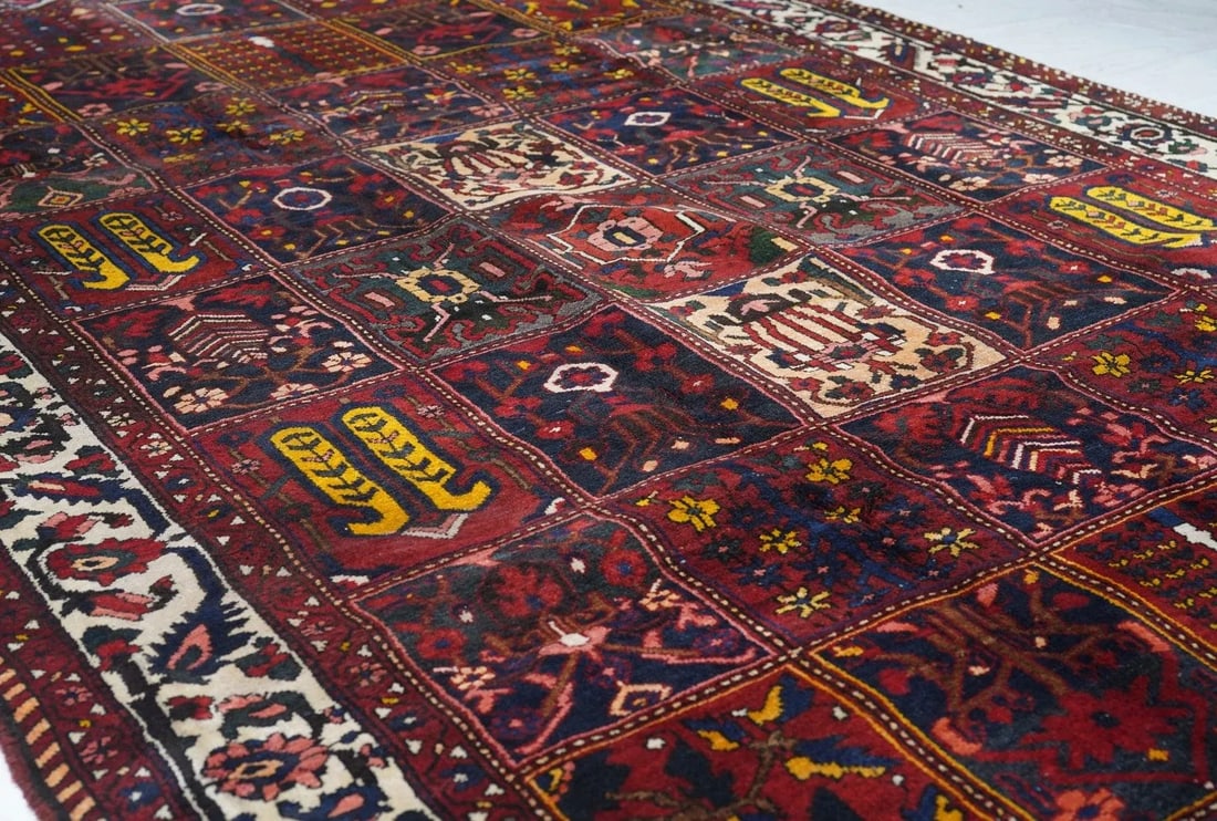 Vintage Bakhtiari Rug 6'7'' X 10'11'' - 6