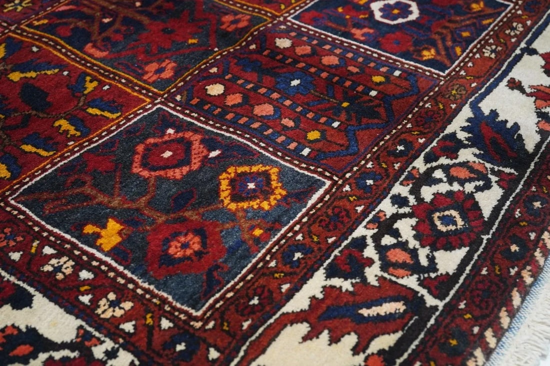 Vintage Bakhtiari Rug 6'7'' X 10'11'' - 7