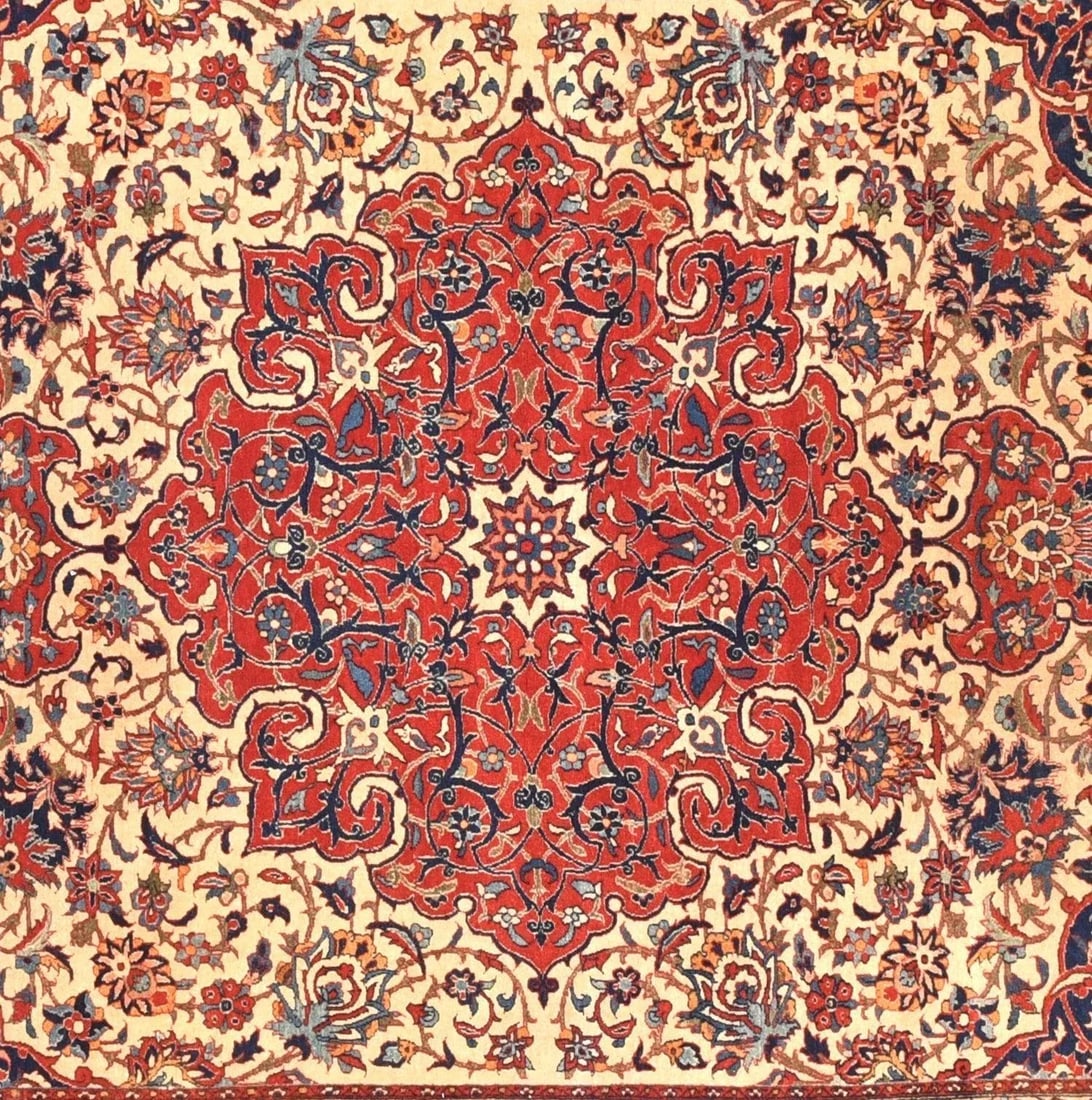 Antique Isfahan Rug 4'8'' x 7'2'' - 3