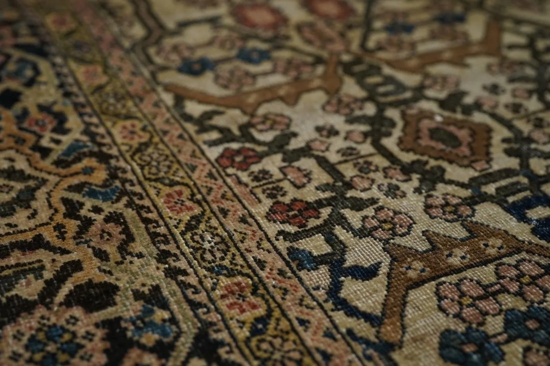 Late 18th Century Antique Farahan Sarouk Rug 4'3'' x 6'7'' - 6