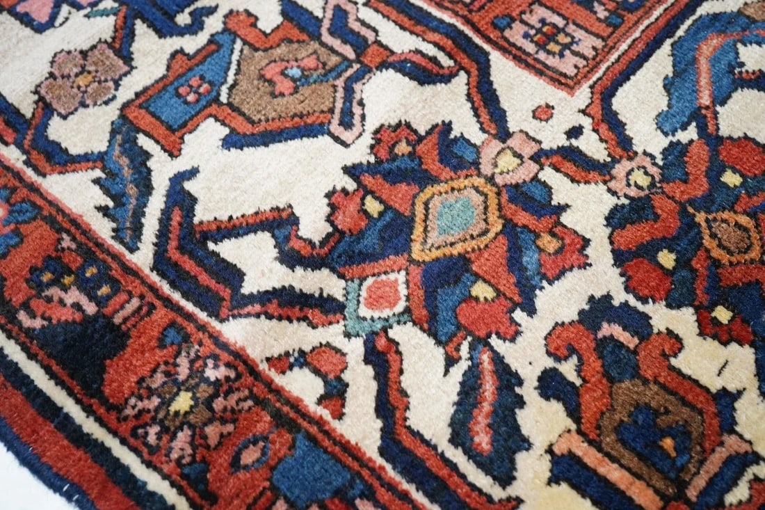 Antique Bakhtiari Rug 9'6'' x 13'0'' - 6