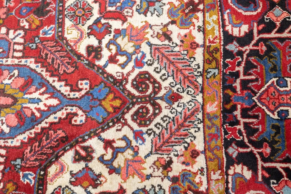 Antique Persian Heriz Rug 9'11'' x 13'3'' - 4