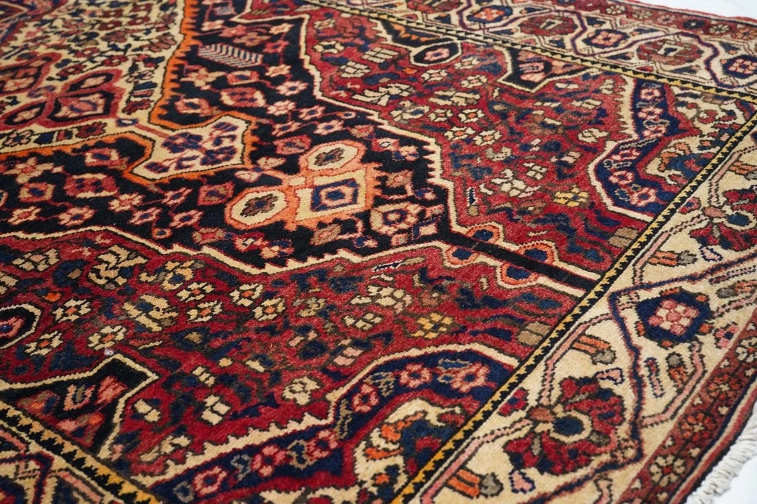 Antique Bakhtiari Rug 5'4'' x 11'0'' - 10
