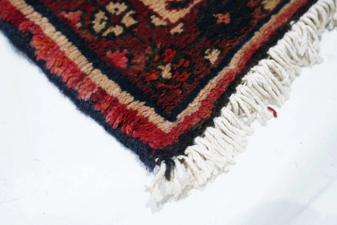 Antique Bakhtiari Rug 5'4'' x 11'0'' - 7